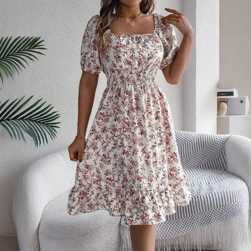 Robe d'été fleurie manches courtes col carré