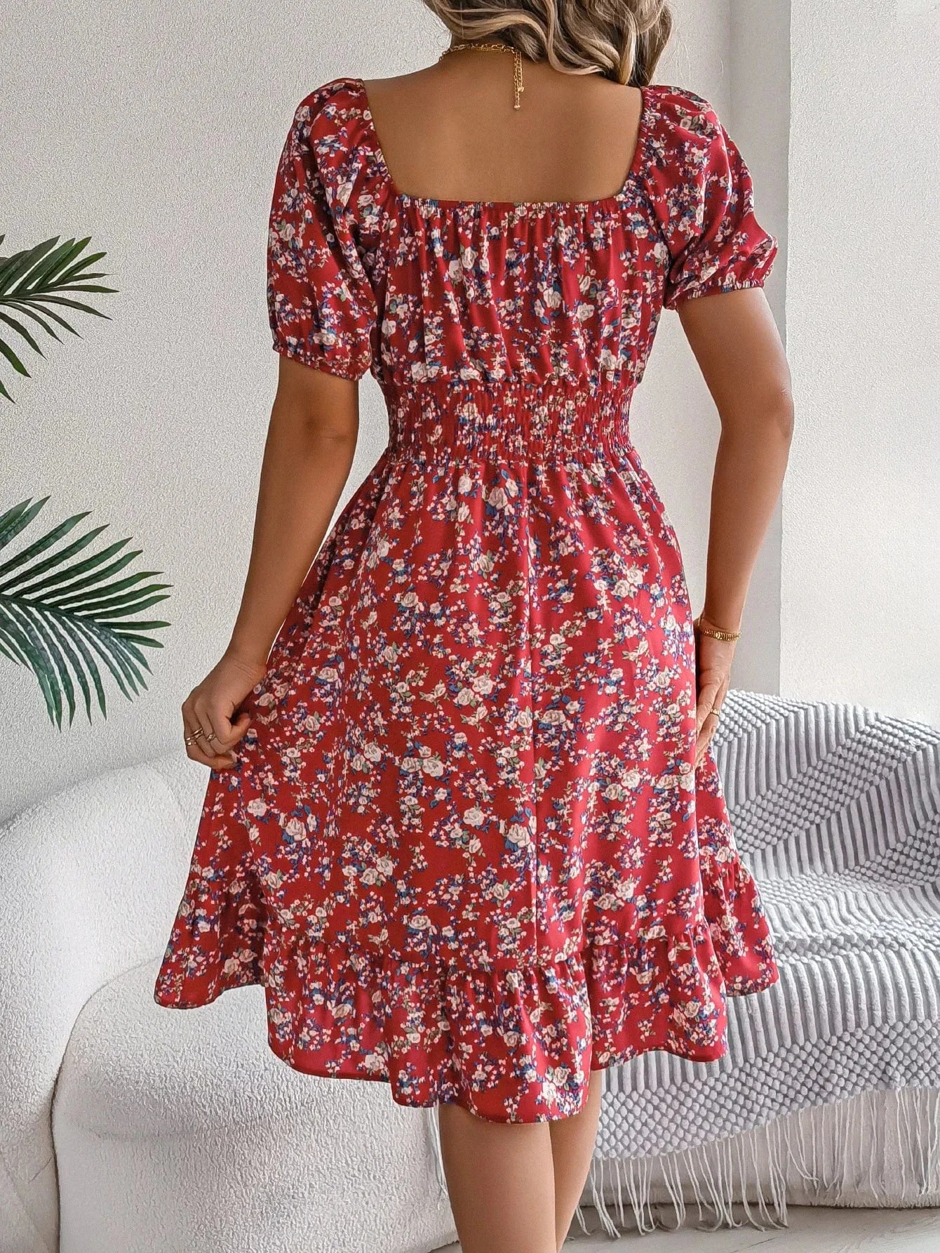 Robe d'été fleurie manches courtes col carré - Image 6