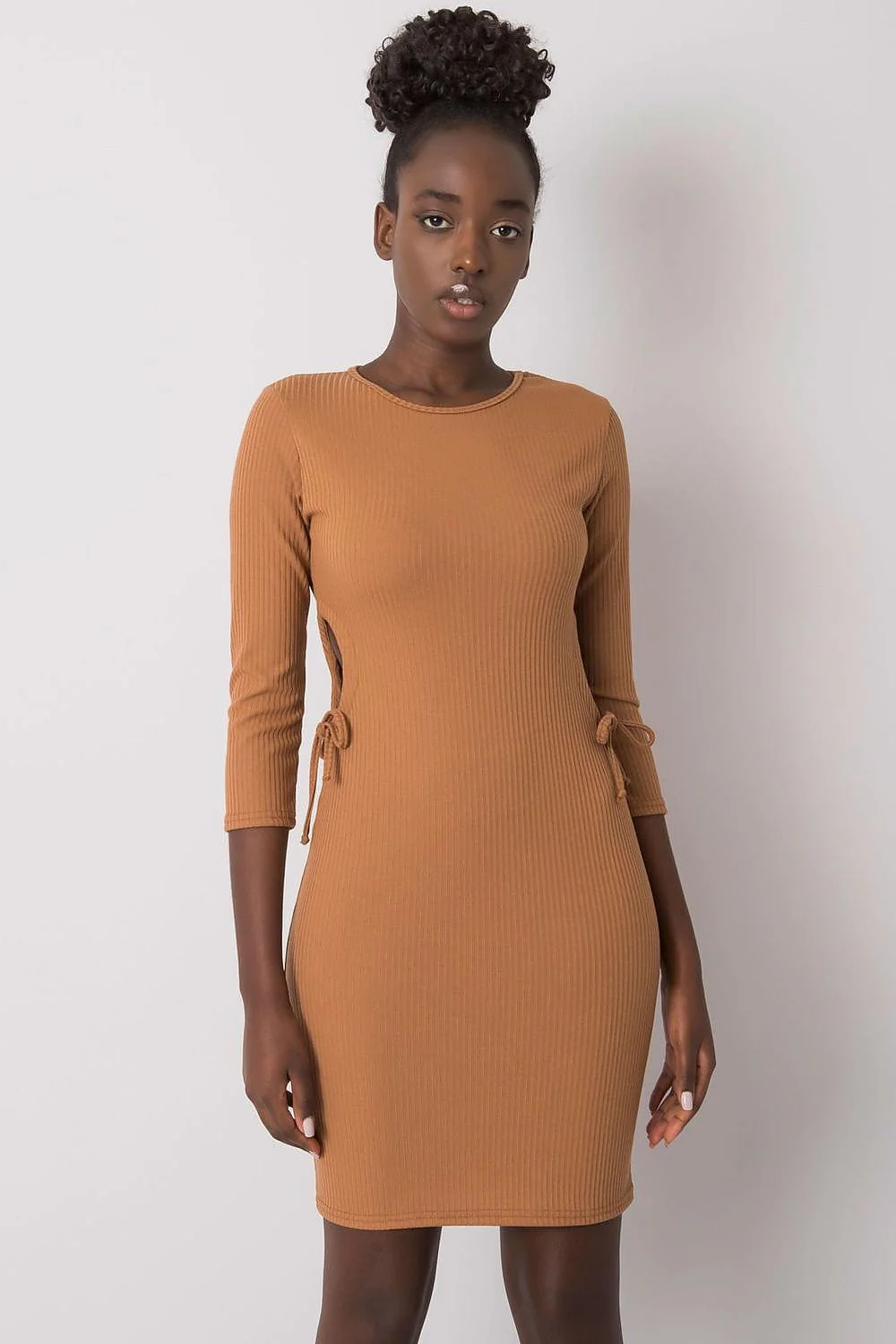 Robe moulante casual manches trois-quarts